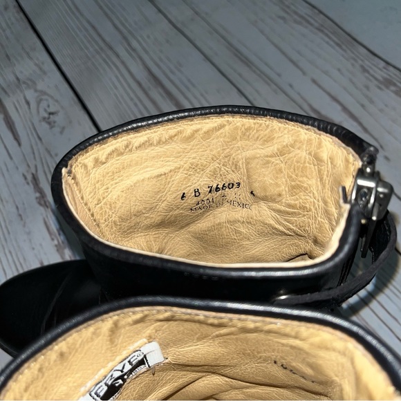 Frye Veronica Back Zip Black Leather Short Moto Boots size 6 - Picture 5 of 12